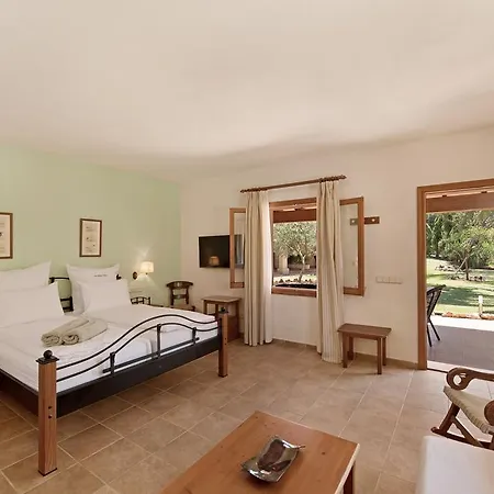 Hotel Ses Rotes Velles - Petit 4*